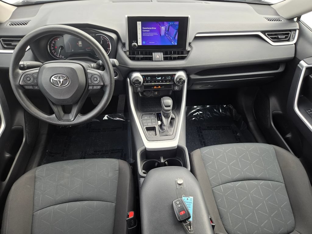 Used 2025 Toyota RAV4 XLE AWD/4WD image 19
