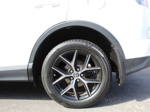 Used 2016 Toyota RAV4 SE FWD image 13