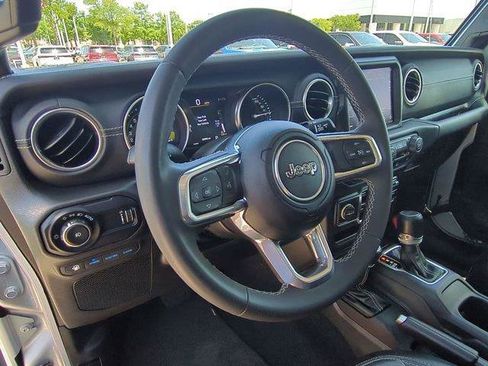 Used 2023 Jeep Wrangler Unlimited Sahara AWD/4WD image 10