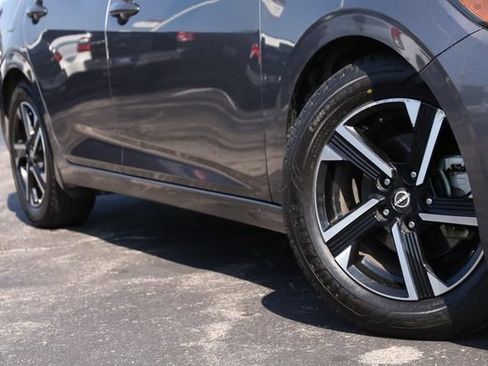 Used 2024 Nissan Sentra SV FWD image 3