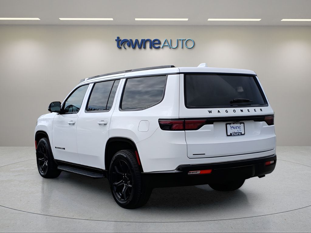 Used 2023 Jeep Wagoneer Series II AWD/4WD image 4