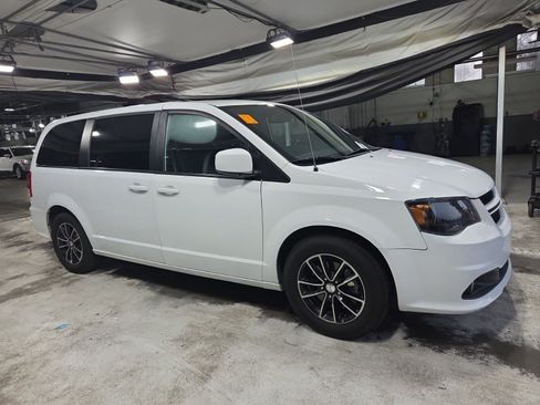 Used 2019 Dodge Grand Caravan GT FWD image 4