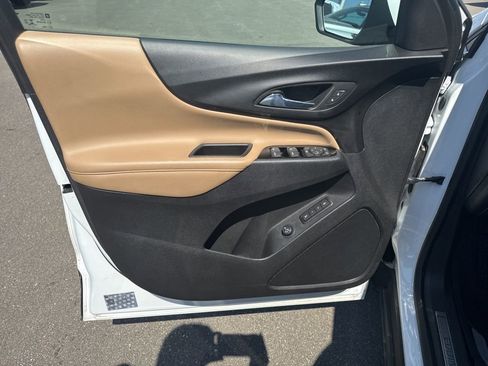 Used 2022 Chevrolet Equinox Premier FWD image 27