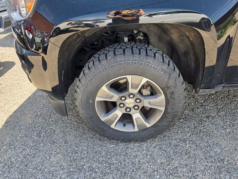 Used 2019 Chevrolet Colorado Z71 image 3