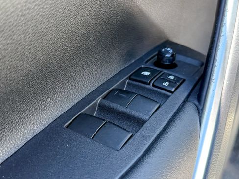 Used 2023 Toyota Corolla Cross AWD Hybrid w/ Moonroof Package image 17