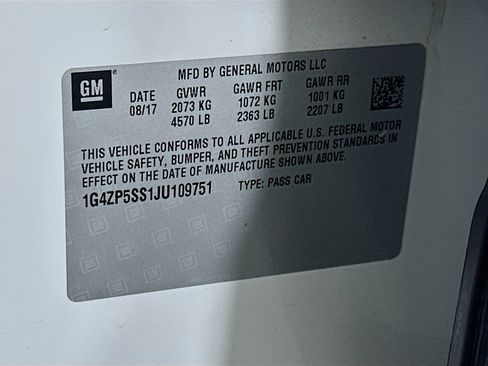 Used 2018 Buick LaCrosse Essence FWD image 12