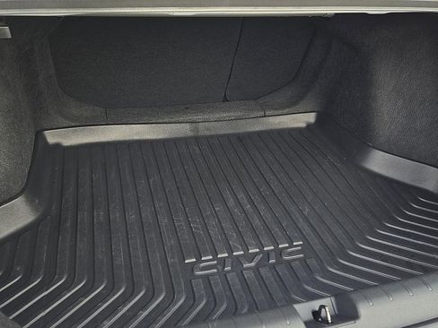 Used 2019 Honda Civic EX image 9