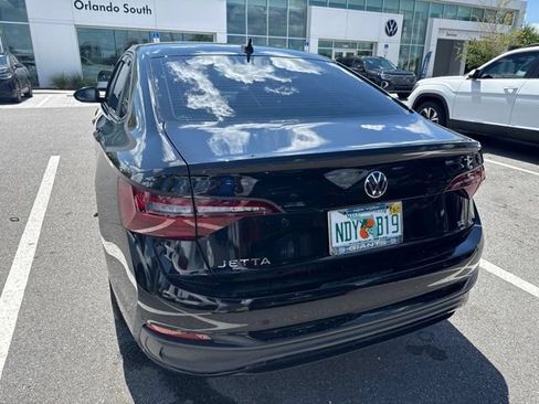 Used 2023 Volkswagen Jetta SE w/ Panoramic Sunroof Package FWD image 8