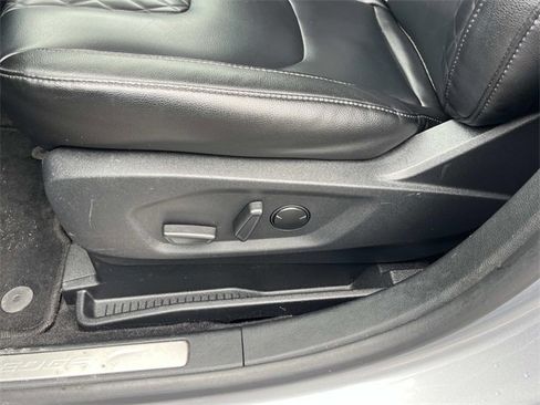 Certified 2024 Ford Edge Titanium image 29