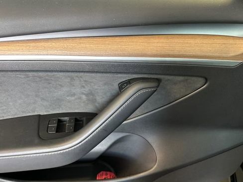 Used 2023 Tesla Model 3 Standard Range image 12