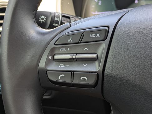 Used 2020 Hyundai Kona SEL Plus FWD image 24