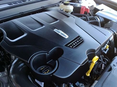 Used 2017 Lincoln Continental Reserve w/ Technology Package image 31