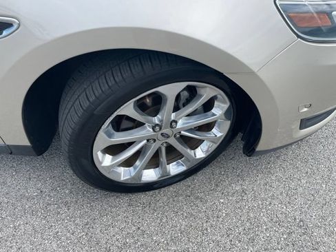 Used 2018 Ford Taurus Limited w/ Driver Assist Package FWD image 15