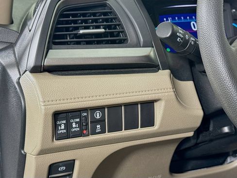 Used 2021 Honda Odyssey EX image 19