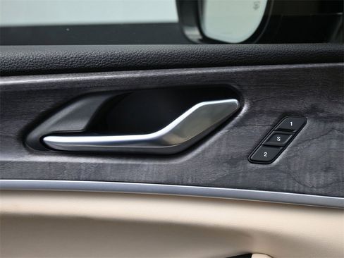 Used 2022 Jeep Grand Cherokee L Limited w/ Luxury Tech Group II image 4