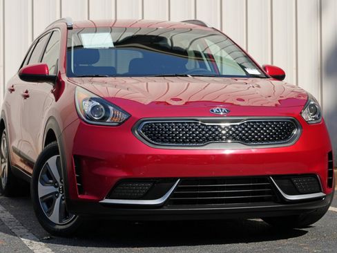 Used 2019 Kia Niro LX FWD image 2
