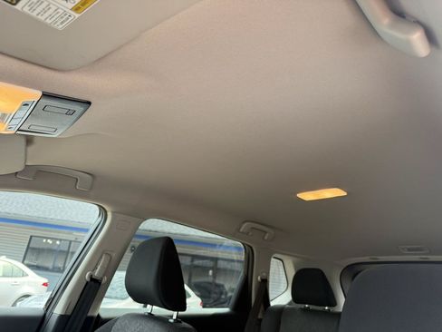 Used 2025 Nissan Rogue SV FWD image 17