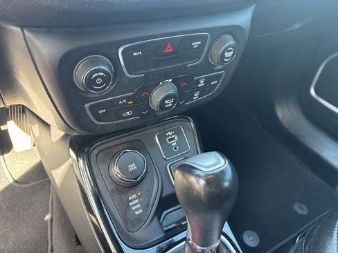 Used 2019 Jeep Compass Limited image 25