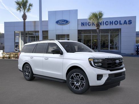 New 2026 Ford Expedition Active image 7