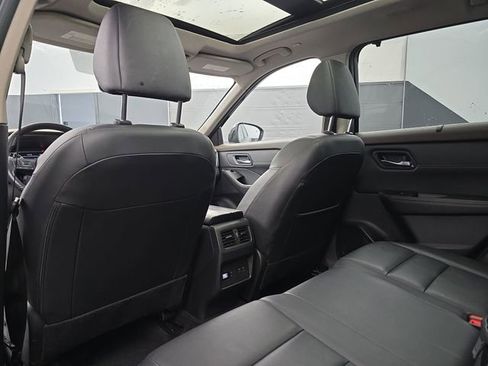 Used 2023 Nissan Rogue SL w/ SL Premium Package image 36