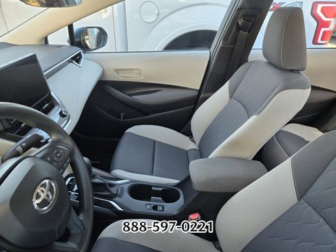 Used 2024 Toyota Corolla LE image 9