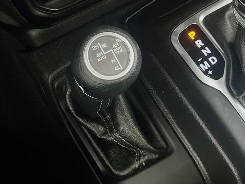 Used 2024 Jeep Wrangler Unlimited Sahara AWD/4WD image 25