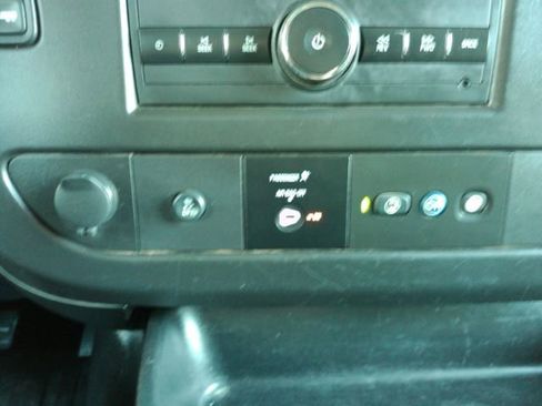 Used 2023 GMC Savana 2500 w/ Driver Convenience Package image 33