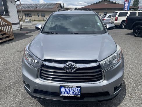Used 2016 Toyota Highlander Plus AWD/4WD image 3