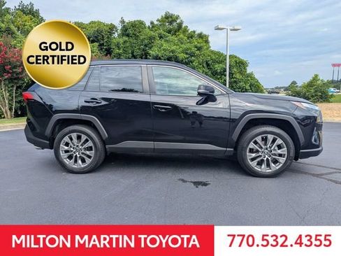 Used 2023 Toyota RAV4 XLE Premium FWD image 9