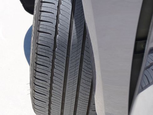 Used 2023 Tesla Model 3 Standard Range RWD image 5