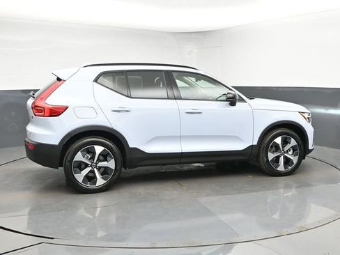 New 2026 Volvo XC40 B5 Plus w/ Protection Package Premier AWD/4WD image 9