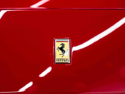 Used 2018 Ferrari 812 Superfast RWD image 16
