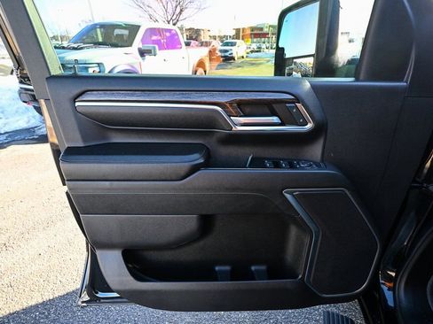 Used 2024 GMC Sierra 2500 SLE image 18