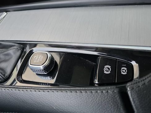 Used 2022 Volvo XC90 T5 Momentum w/ Advanced Package AWD/4WD image 30