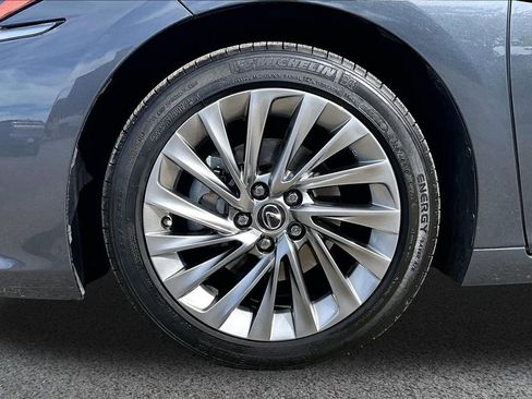 Used 2022 Lexus ES 300h w/ Accessory Package 2 image 30