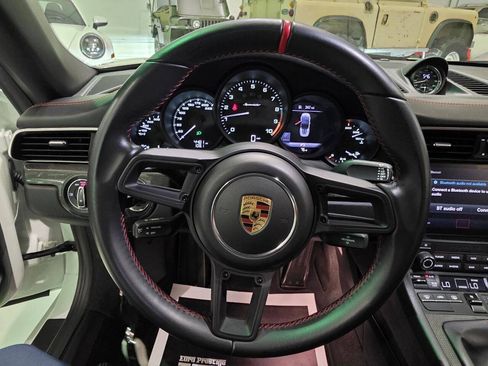 Used 2019 Porsche 911 Speedster RWD image 25