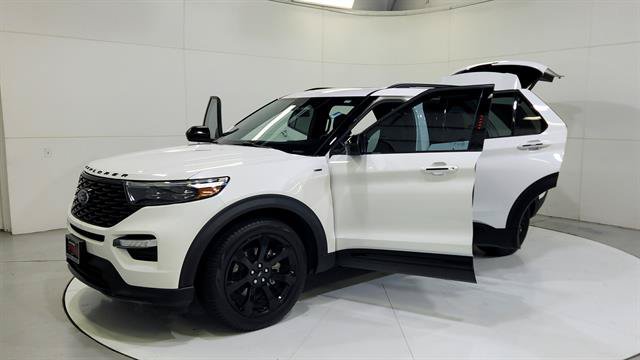 Used 2024 Ford Explorer ST-Line w/ Class IV Trailer Tow Package RWD image 30