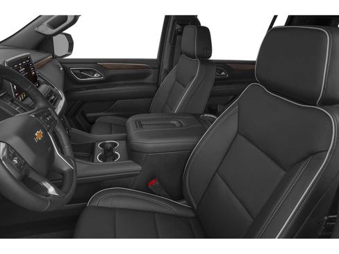 Used 2024 Chevrolet Suburban Premier image 6