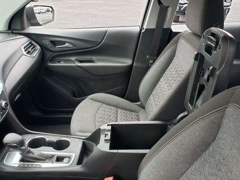 Used 2022 Chevrolet Equinox LT w/ Driver Convenience Package image 28