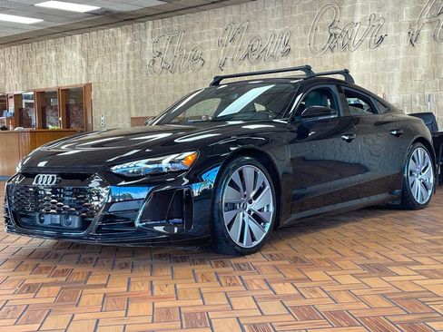 Used 2022 Audi e-tron GT Prestige w/ Prestige Package image 5