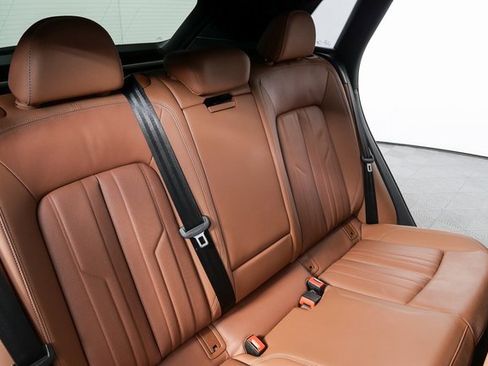 Used 2024 Audi Q8 e-tron Premium Plus image 21