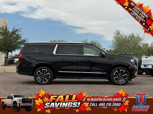 Used 2024 GMC Yukon XL SLT w/ SLT Luxury Package AWD/4WD image 4