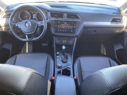 Used 2020 Volkswagen Tiguan SE image 16