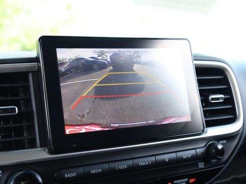Used 2021 Hyundai Venue SE FWD image 12