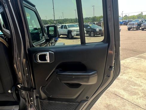 Used 2021 Jeep Wrangler Unlimited Sport image 14