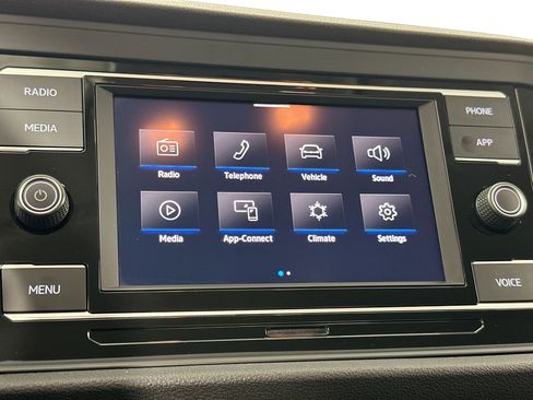 Used 2022 Volkswagen Jetta SE image 14