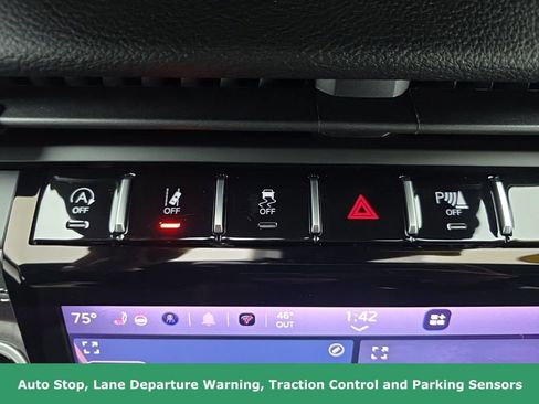 Used 2025 Jeep Grand Cherokee L Limited w/ Luxury Tech Group II image 33