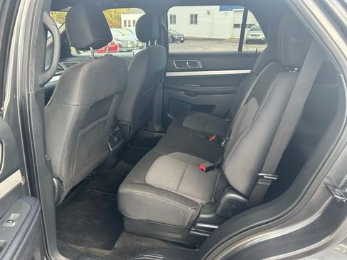 Used 2017 Ford Explorer XLT AWD/4WD image 16