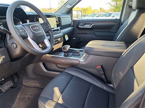 New 2026 GMC Sierra 1500 SLT image 17
