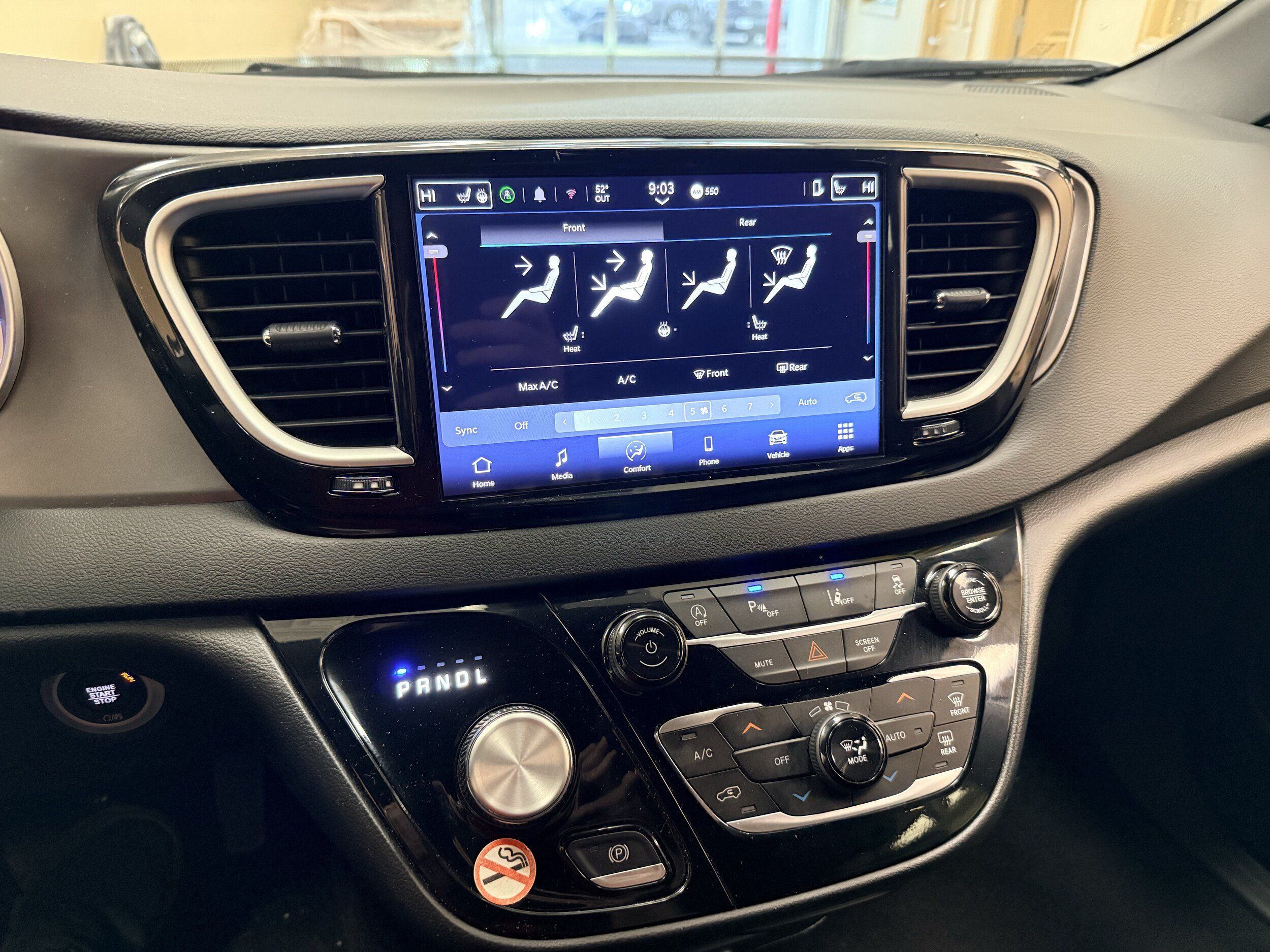 Used 2025 Chrysler Pacifica Select FWD image 5